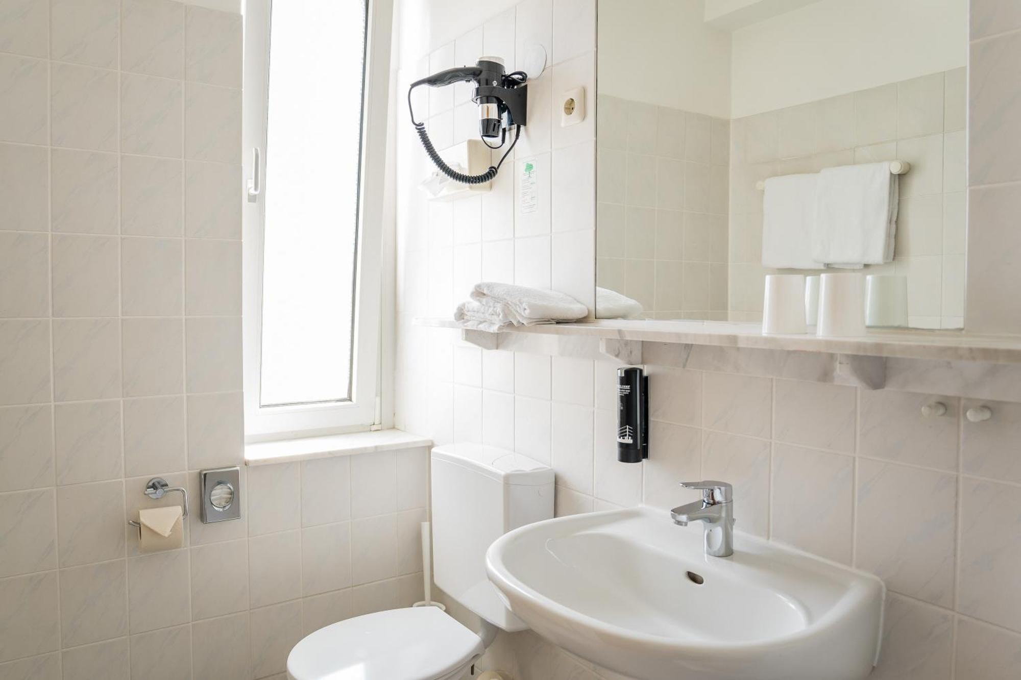 Antares Apartments Dusseldorf Ngoại thất bức ảnh