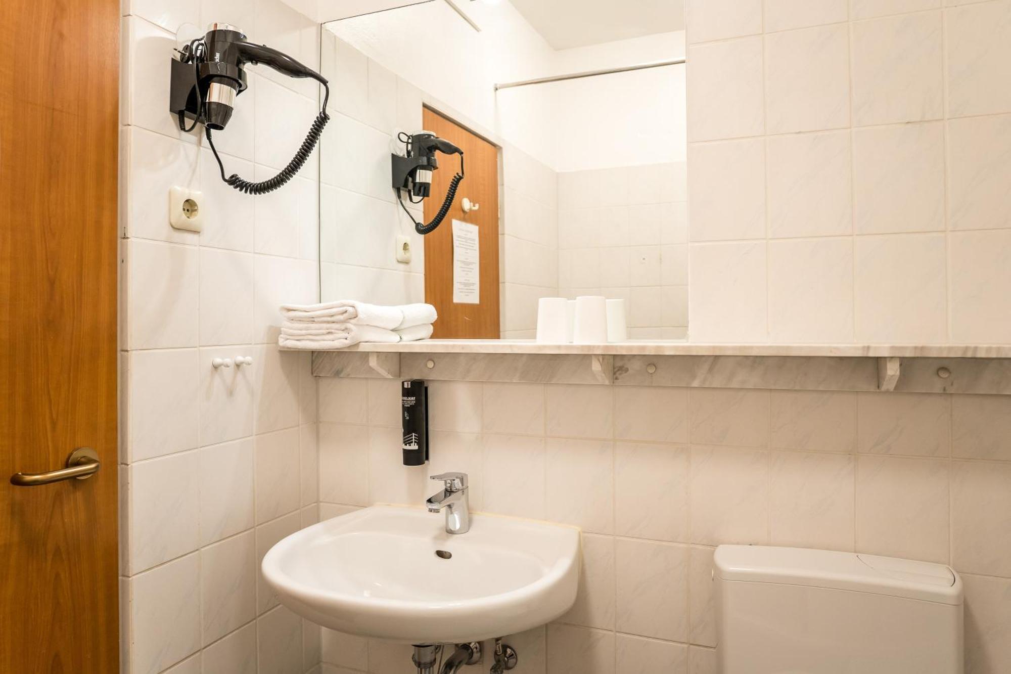Antares Apartments Dusseldorf Ngoại thất bức ảnh