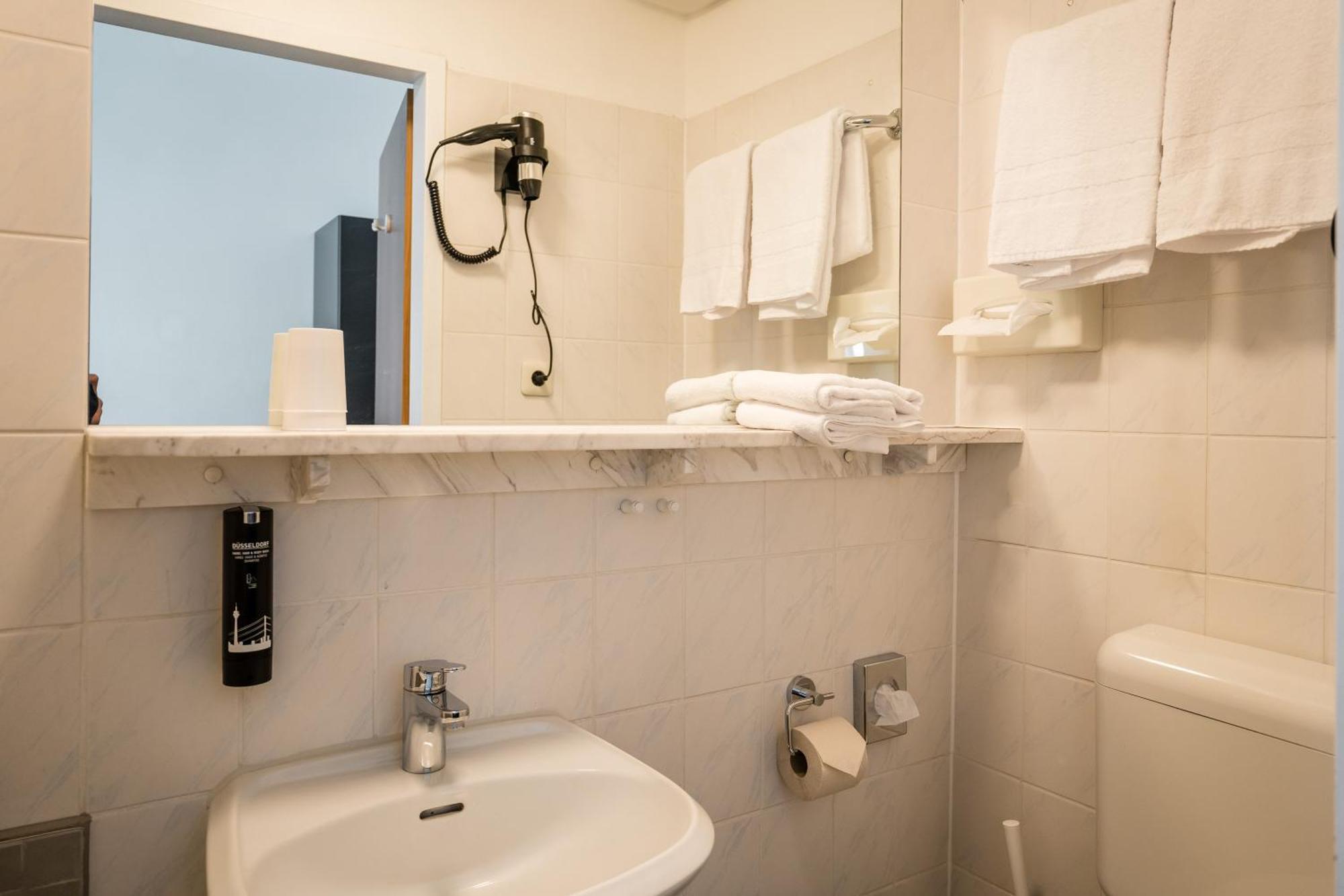 Antares Apartments Dusseldorf Ngoại thất bức ảnh